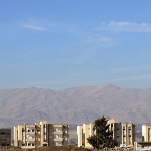 مدينة القنيطرة وإطلالة على جبل الشيخ