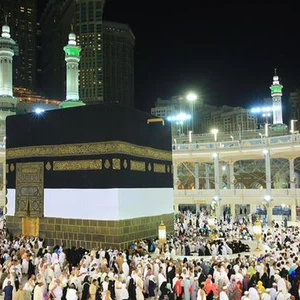 السعودية تعلن عن تأجيل غسل الكعبة المشرفة إلى العام المقبل