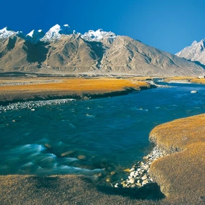 هل للطقس وتغيراته علاقة بتوزيع الماء واليابسة على الأرض؟