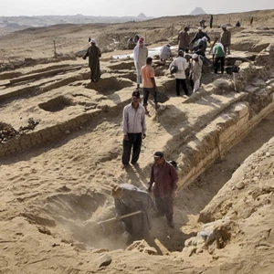 اكتشاف تابوت فرعوني آخر بمقبرة جنوبي القاهرة