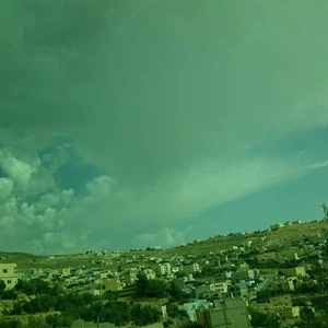 تكاثف السحب مع بعض النقاط المطريه في الطيبة الجنوبية غرب جبال الشراه تصوير ابراهيم خليفات