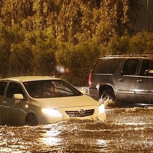 50 حالة احتجاز بسبب الأمطار في رفحاء 