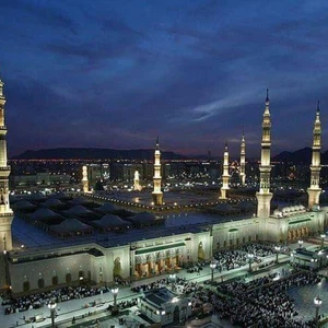 السعودية | إقامة صلاة التراويح بالحرمين الشريفين مع استمرار تعليق حضور المصلين