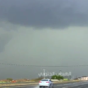 فريق طقس جازان يرصد قوة السُحب الرعدية في مُحافظة العارضة 