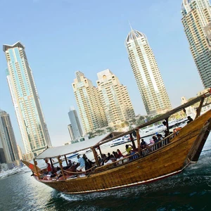 الخطوات الخمس لركوب الرحلات البحرية في دبي