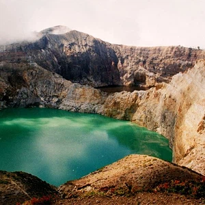 Que savez-vous des lacs colorés de l&#39;île de Flores ?