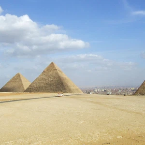 Egypt | Another slight drop in temperatures and limited rain chances continue in the north on Tuesday