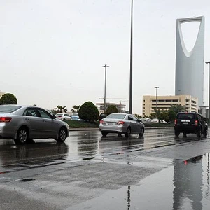 حالة ماطرة ليلة الأحد ويوم الإثنين على أجزاء من الخليج العربي والجزيرة العربية