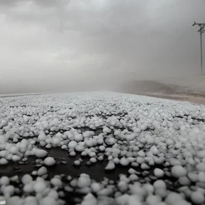 بالخارطة التوضيحية .. اشتداد السحب الرعدية والبرديات مع نهاية الأسبوع