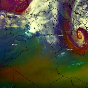 رصد تشكل مُنخفض جوي عميق الآن بين ايطاليا واليونان مُرفق برياح شديدة وأمطار غزيرة وتأثيرات غير مُباشرة للمُنخفض على دولة عربية