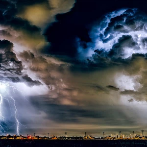The Arabian Gulf: In the exceptional rainy season, Arabia Weather explains the scientific reasons behind the strength and momentum of the rainy condition affecting all Gulf countries recently.