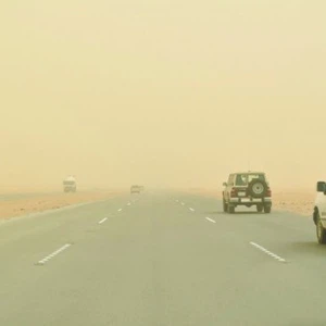 سواحل البحر الاحمر الوسطى والشمالية ما زالت تتعرض لنشاط الرياح الشرقية صباحا