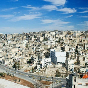السبت... أجواء معتدلة نهاراً ورطبة مائلة إلى البرودة ليلًا