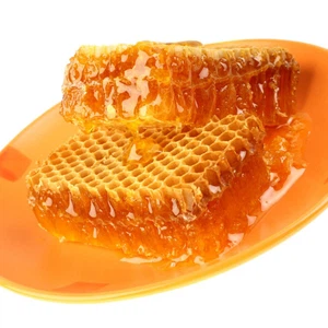 فوائد العسل اغتنمها لبشرة متألقة في الربيع  