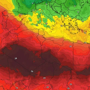 رصد تغيير في شكل الأنظمة الجوية.. كُتل هوائية أقل حرارة تعبر مياه البحر المُتوسط بعد موجات الحر القوية صيفاً