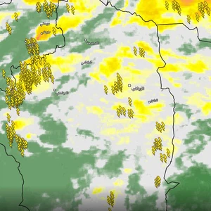 21h00 : De forts orages entreront dans la capitale, Riyad, et de fortes pluies couvriront sous peu la plupart des quartiers de la ville