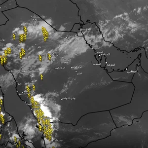 Arabian Peninsula | See via satellite images.. A tropical cloud extends a distance of about 800 km from the Ibb region in Yemen to Al-Baha in Saudi Arabia