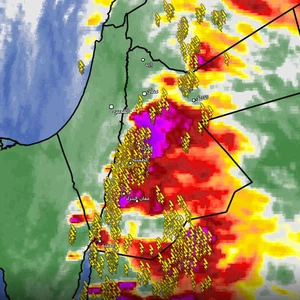 Thunderstorms and heavy rain in Aqaba Governorate; flash flood warning issued. 