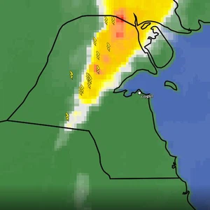A strong thunderstorm is developing, approaching major cities in the State of Kuwait in the next few hours.