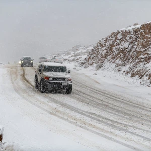 Vidéo | La neige recouvre le Jabal Al-Lawz à Tabuk et la température est inférieure à zéro degré Celsius