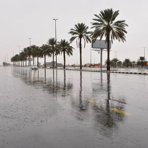 Thunderstorms accompanied by rain and hail over the Hajar Mountains ...
