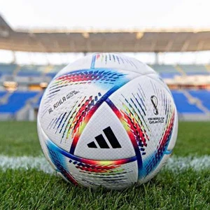 Adidas dévoile le nouveau ballon de la Coupe du monde
