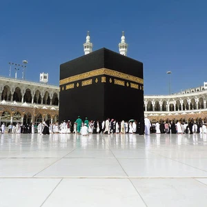 خسوف القمر و تعامد الشمس فوق الكعبة .. حدثين فلكيين تنتظرهما السعودية في يوم وحد