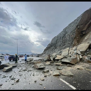 الأمن العام: إغلاق كامل لطريق وادي عربة إثر انهيار جسيم وتحويل السير للصحرواي