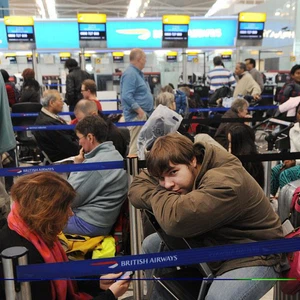 عاصفة "كايتي" تربك الملاحة الجوية في بريطانيا