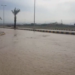 بالصور: الأمطار تُغرق مشروع وزارة الإسكان بـ"الحصمة"  في جازان الأربعاء