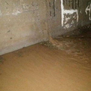 سيل من اليمن يداهم المنازل في 