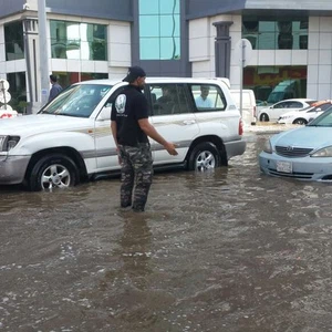 إنقاذ 481 شخصاً وإخراج 41 مركبة وإخلاء وإيواء 10 أسر جراء الأمطار والسيول
