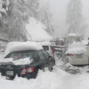 Tragic accident: At least 22 people froze to death after being trapped in heavy snow in their cars in the Pakistani town of Morey