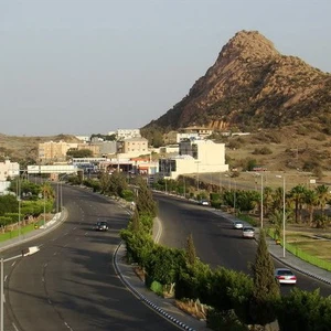انحسار فرص الأمطار بشكل تام عن مرتفعات جنوب غرب السعودية