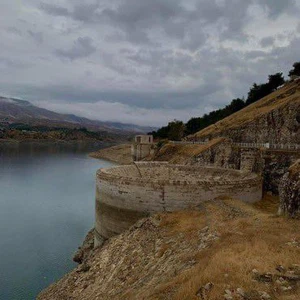 Le niveau d&#39;eau dans le barrage Dukan en Irak a baissé à plus de 10 mètres, avec des répercussions négatives attendues sur les zones voisines