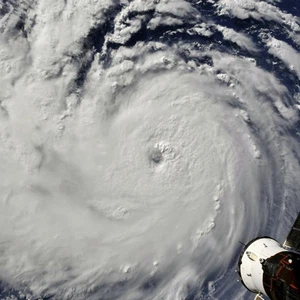 Rarely .. 5 simultaneous tropical disturbances now in the Atlantic Ocean between storms and hurricanes!