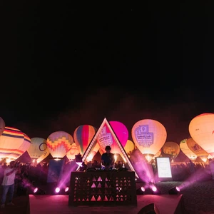 بالفيديو والصور | "العلا" تدخل موسوعة غينيس بأكبر عرض ليلي للمناطيد المضيئة في العالم