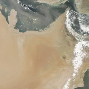 صورة للسحب التي تشكلت على الجبال الشرقية نهار الجمعة