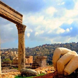 The most important places to visit in Jabal Al-Qalaa .. Home to the most ancient civilizations in the heart of the Jordanian capital Amman