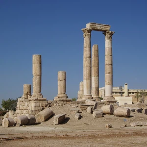 الثلاثاء .. أجواء حارة نسبياً إلى حارة في أغلب المناطق .. وتغيرات مُنتظرة ليلاً!