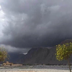 أمطار رعدية مُحتملة على المناطق الشرقية يوم الأربعاء