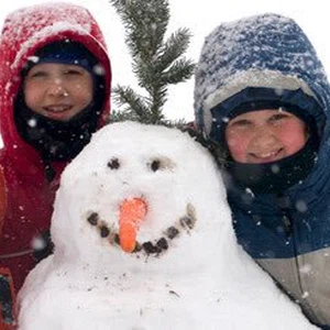 نصائح لحماية طفلك من تغيرات الطقس في الشتاء