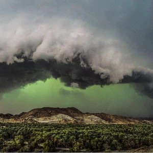 Émirats arabes unis : Le prochain système météorologique sera-t-il accompagné de l’apparition de nuages verts ?