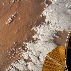 de l&#39;espace | L&#39;objectif de l&#39;astronaute émirati capture des scènes d&#39;une énorme tempête de sable qui a balayé le désert du Sahara