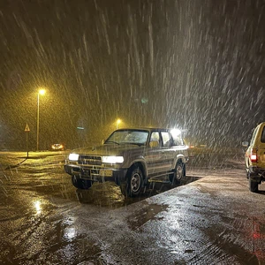 Saudi Arabia: Stunning scenes of exceptional snowfall in Hail this morning