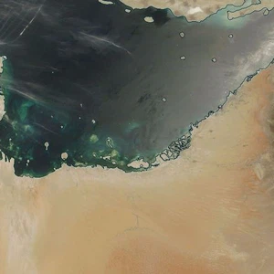 السبت .. طقس حار مع احتمالية للغبار ..سُحُب رعدية مُحتملة على الجبال شرقاً
