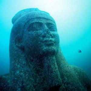 La découverte d'une cité pharaonique sous la mer disparue il y a 1200 ans