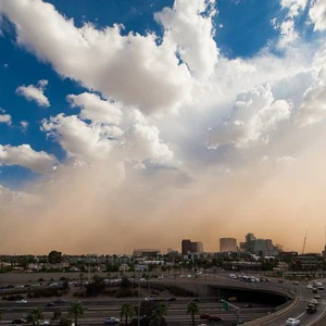 السبت:تجدُد الرياح الجنوبية صباحاً..وفرصة الأمطار تطال العين والجبال الشرقية