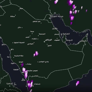 Saudi Arabia - 2:05 pm | Thunderstorms include parts of the heights of Jizan and Asir, and it is expected to continue during the coming hours