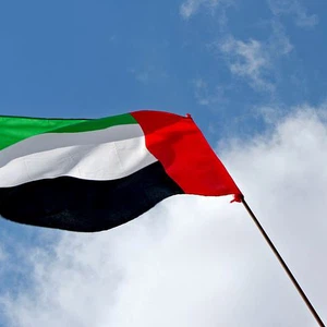 أمطار غزيرة على الطريق الواصل بين دبي والعين